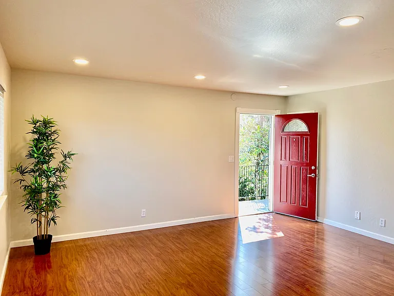 695 Sierra Vista Ave #3 — Photo 3