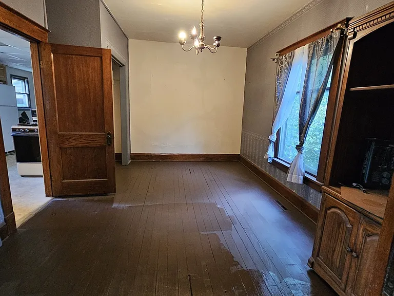 41 S Lakeview Ave — Photo 8