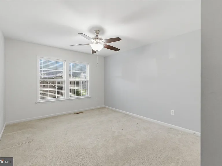 7585 Holly Ridge Dr — Photo 26
