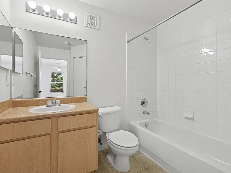 Grande Court Apartments at North Port — Photo 14