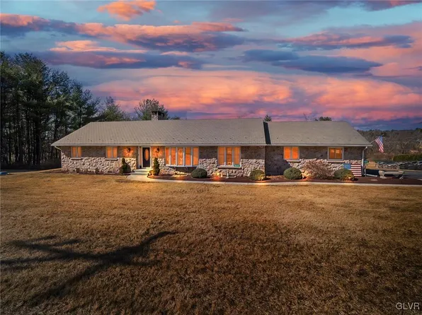 825 Stagecoach Rd W, Lehighton, PA 18235