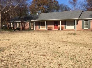 1130 Cloverdale Dr, Greenville, MS 38701