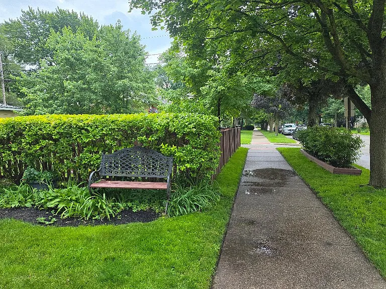 Wesley Ave — Photo 24