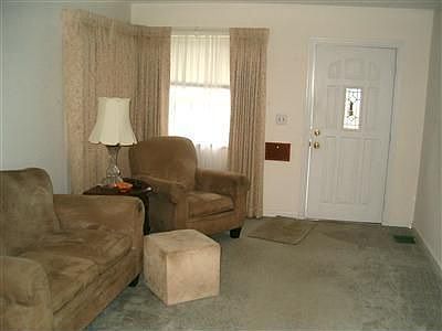 3rd image of 7839 Bankwood Ln
