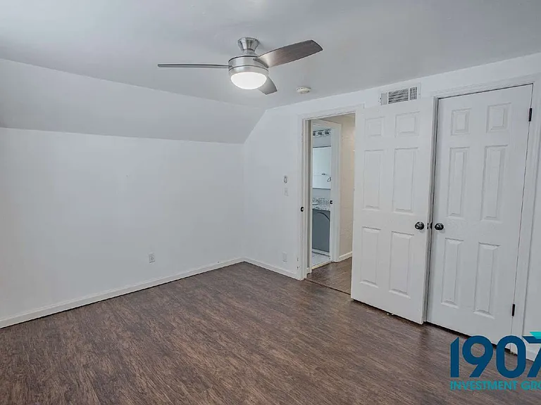 616 Redstone Ave — Photo 21