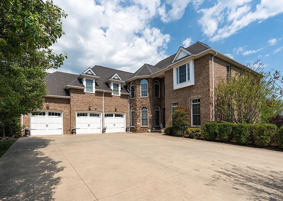 121 Stonecrest Ave, Waynesboro, VA 22980 Zillow