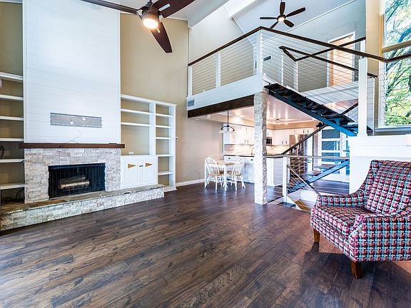 3rd image of 300 Rush Creek Dr APT A2