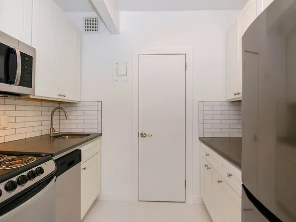 1355 Second Avenue image 1 of 4