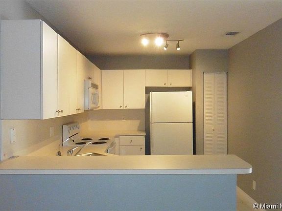 2nd image of 11301 SW 17th Ct