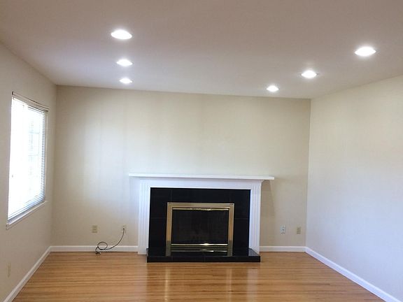 2nd image of 1195 Crestline Dr