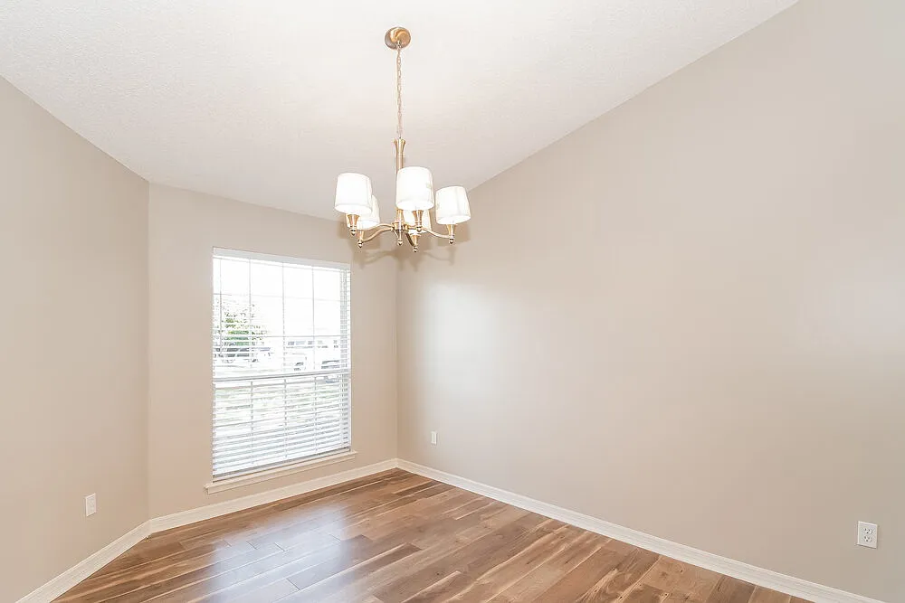3 bed, 2.0 bath, 1605 sqft, $1,945 — Photo 4