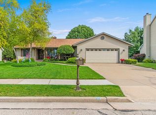 1155 W Cecil St, Neenah, WI 54956