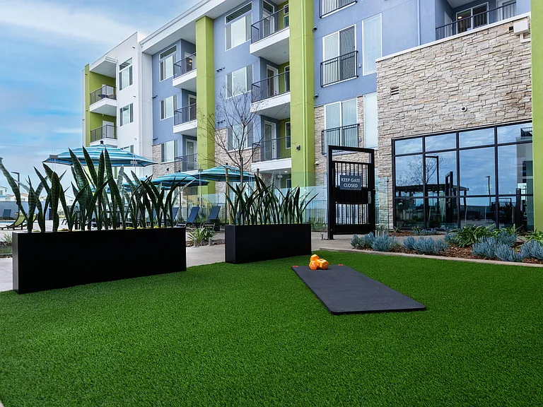 Zeta Luxury Apartments — Photo 10