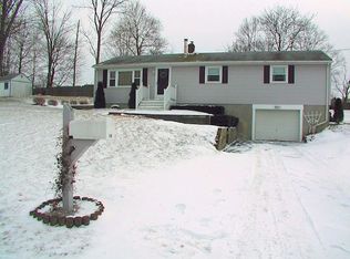 10 Manor Ct, Enfield, CT 06082