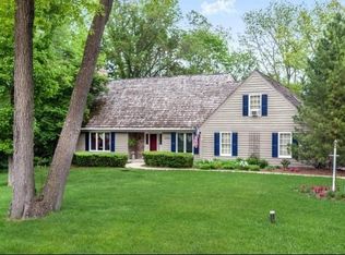 1256 Hawthorne Dr, Delafield, WI 53018
