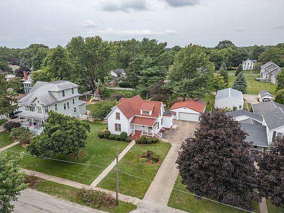 3rd image of 214 S Ridge St