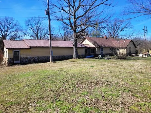 16700 Beaufort Rd, Crocker, MO 65452