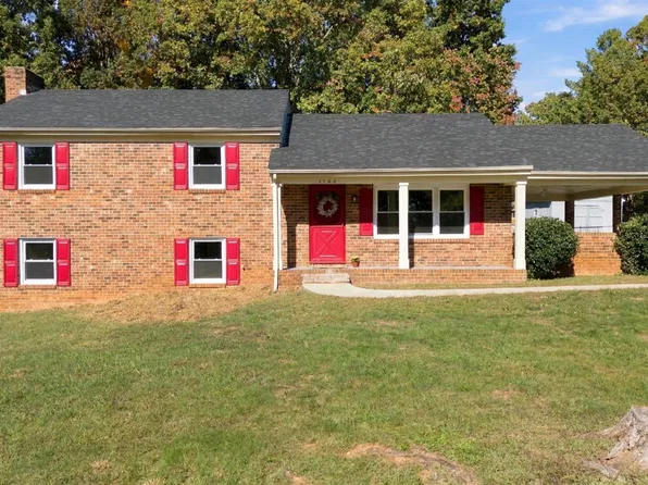 18 White Pine Dr, Lynchburg, VA 24501