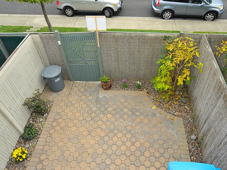 1433 Terra Nova Blvd — Photo 22