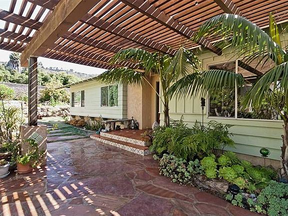 2nd image of 451 Alosta Dr