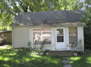 460 Davis St, Arcola, IL 61910