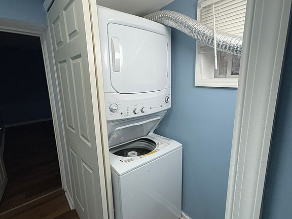 4th image of 4024 Cambridge St #1