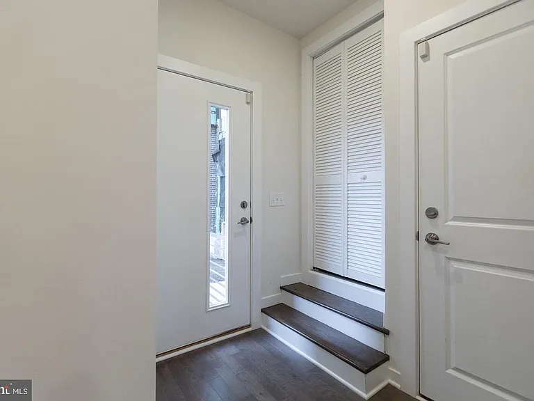 Eentrance 1