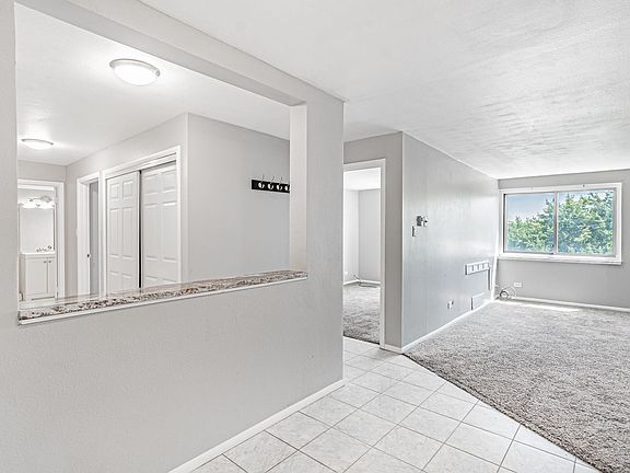 4th image of 1366 N Garfield St APT 505