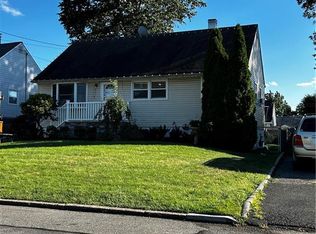 221 Julius St, Iselin, NJ 08830