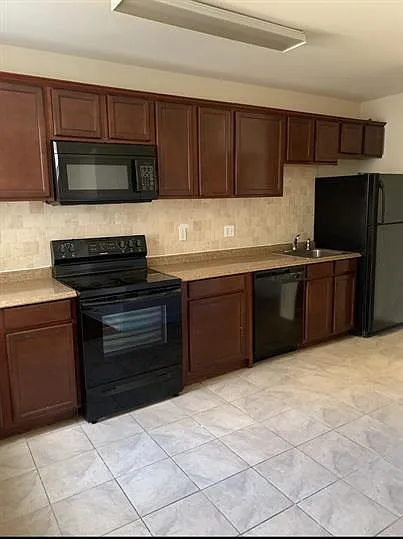 3331 Tulip St — Photo 8