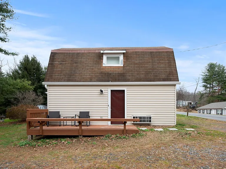 94 Church Rd — Photo 2