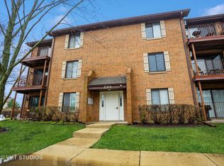 710 N Briar Hill Ln APT 5, Addison, IL 60101
