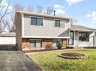 118 Springleaf Dr, Bolingbrook, IL 60440