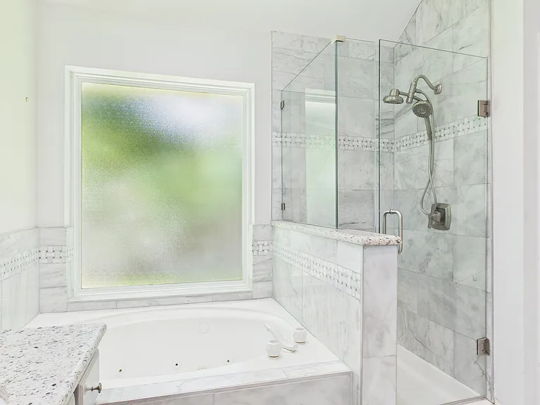 1405 Meadowbrook Dr — Photo 30