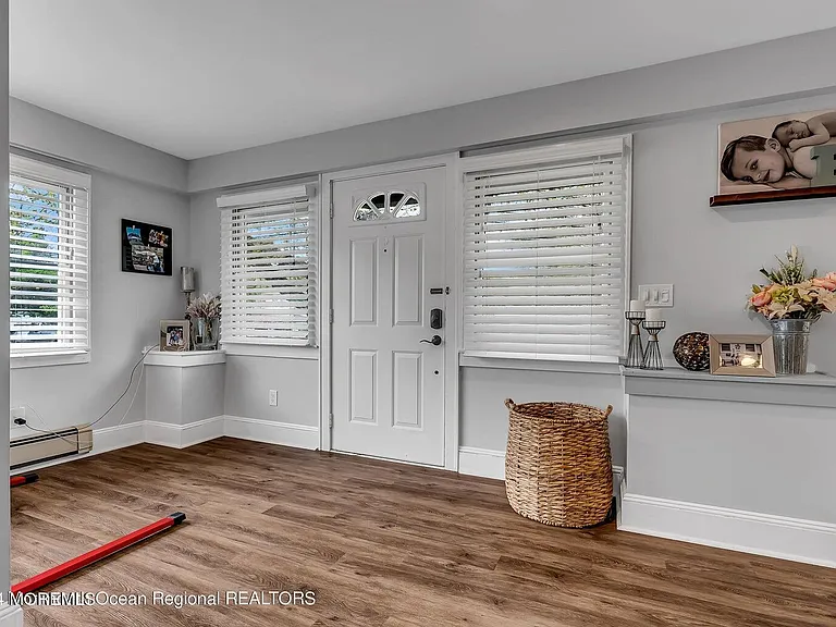 515 Monmouth Rd — Photo 6