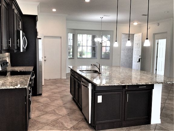 4th image of 3219 Alcott Ave