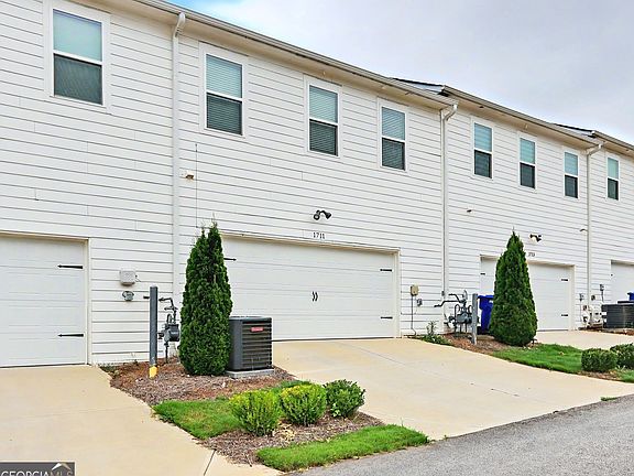 4th image of 1711 Prospect Way