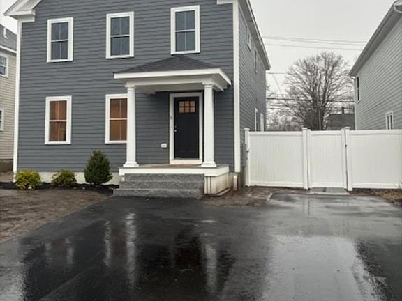 3rd image of 261 Pleasant St #3