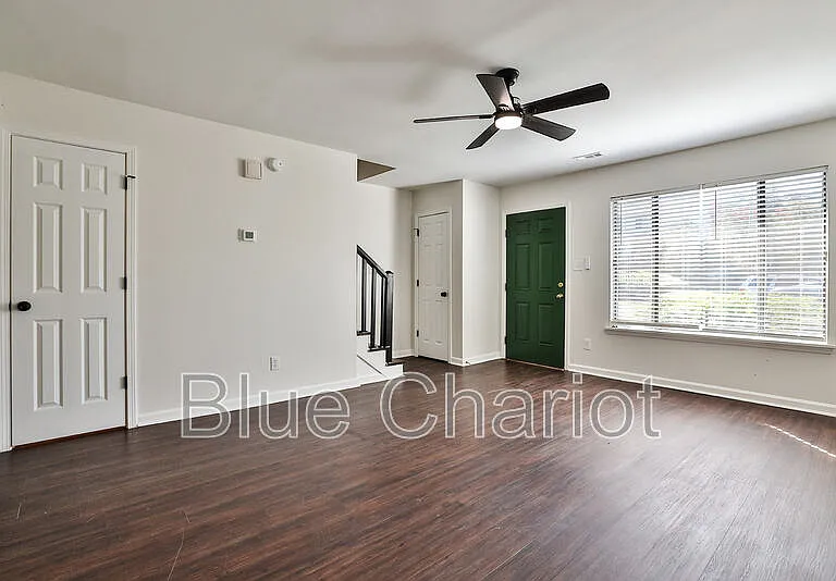 1000 Fargo St #E3 — Photo 2