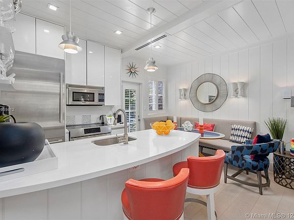 4th image of 724 Espanola Way APT 5
