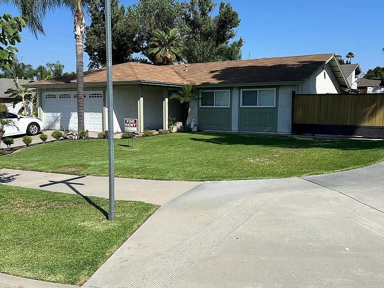 9330 Aegean Dr — Photo 2