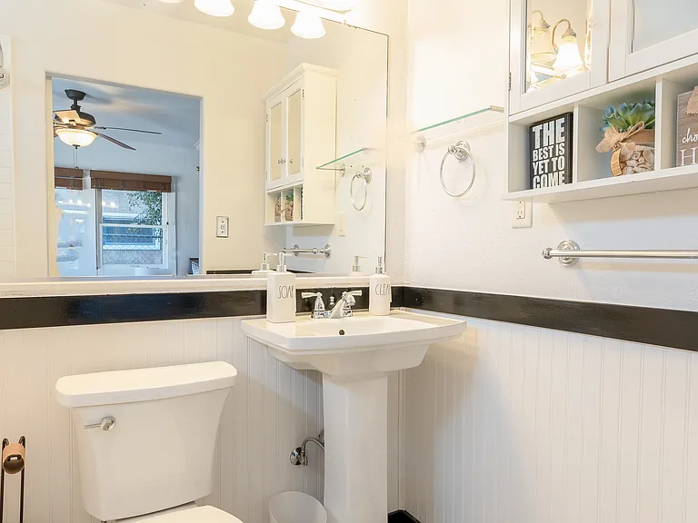 4062 Cherokee Ave — Photo 10