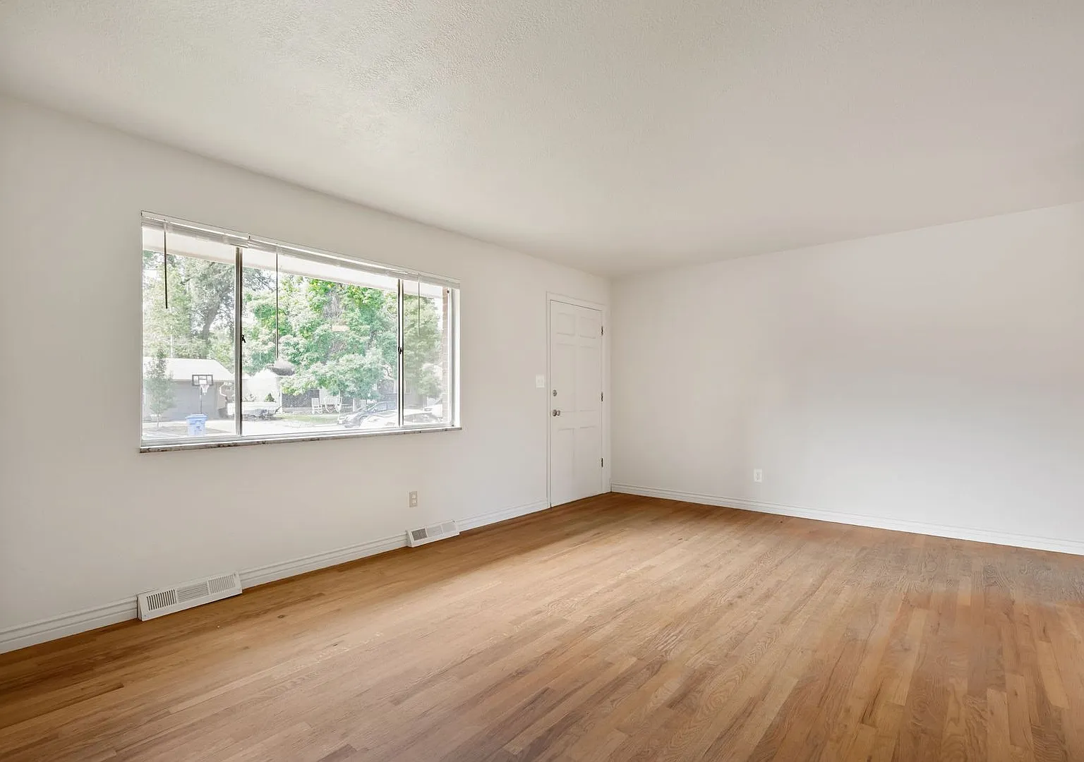 Spacious 5 bedroom home- Central Fort Collins — Photo 4