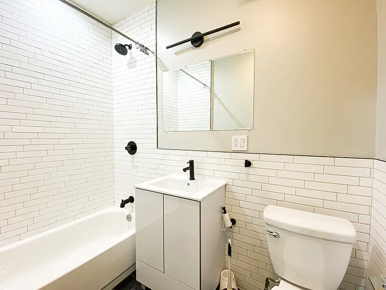203 Highland Pl #1R — Photo 5
