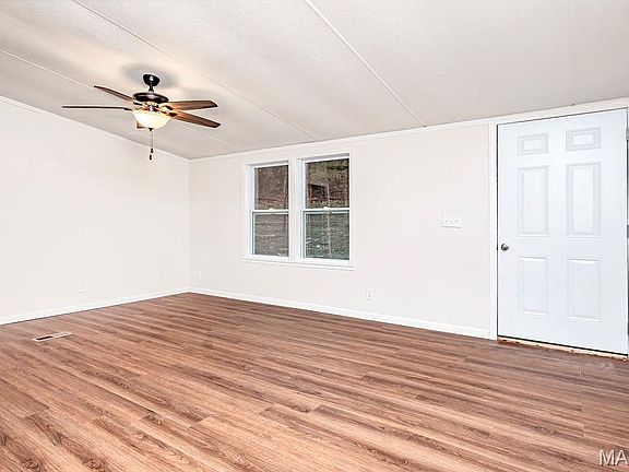 4th image of 2501 Parthenon Dr