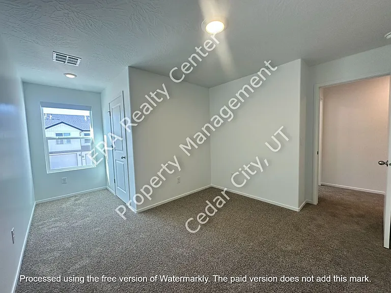 573 S May Dr — Photo 10