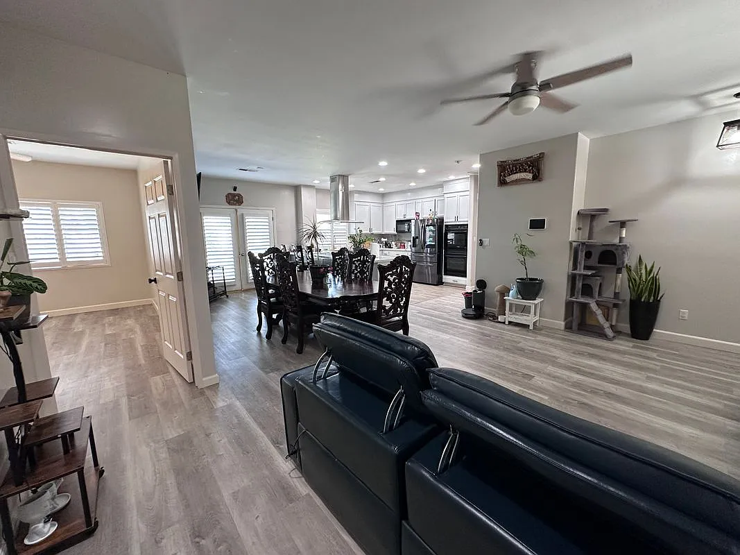 1 bed, 1.0 bath, 100 sqft, $500 — Photo 3