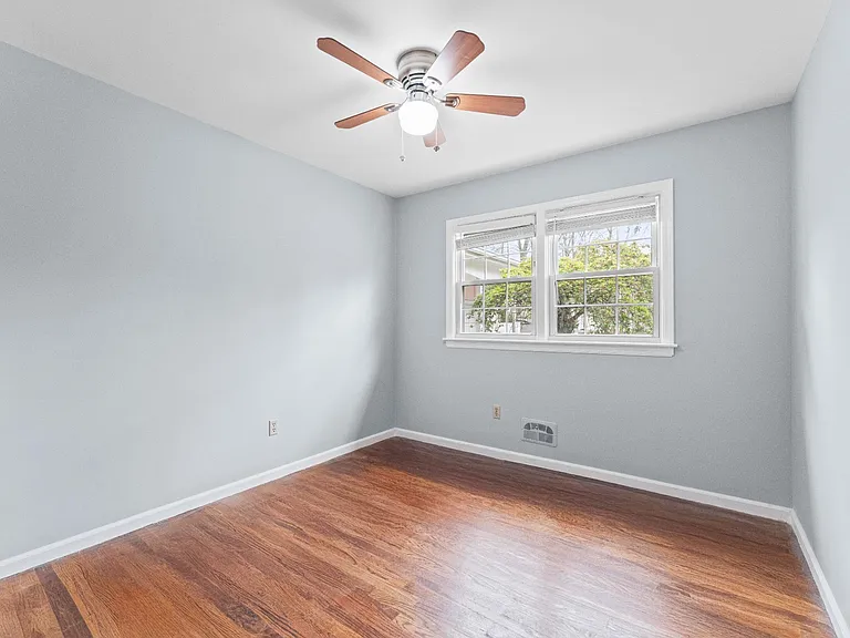1057 Lakewood Rd — Photo 13