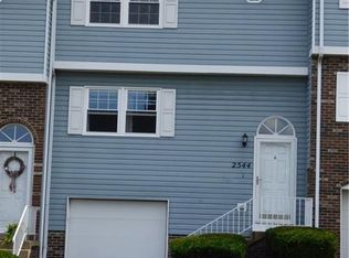 2544 Hawthorne Dr, Oakdale, PA 15071