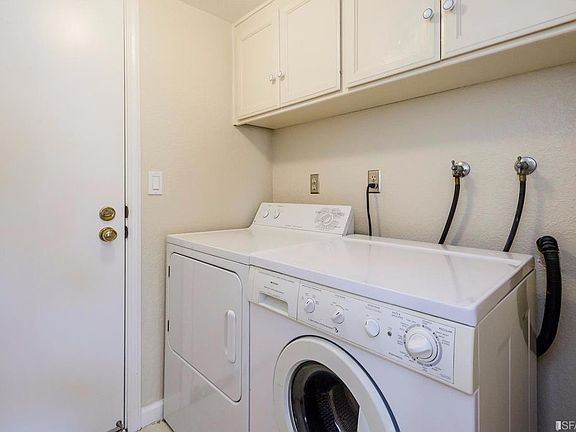 5th image of 240 Greenview Dr